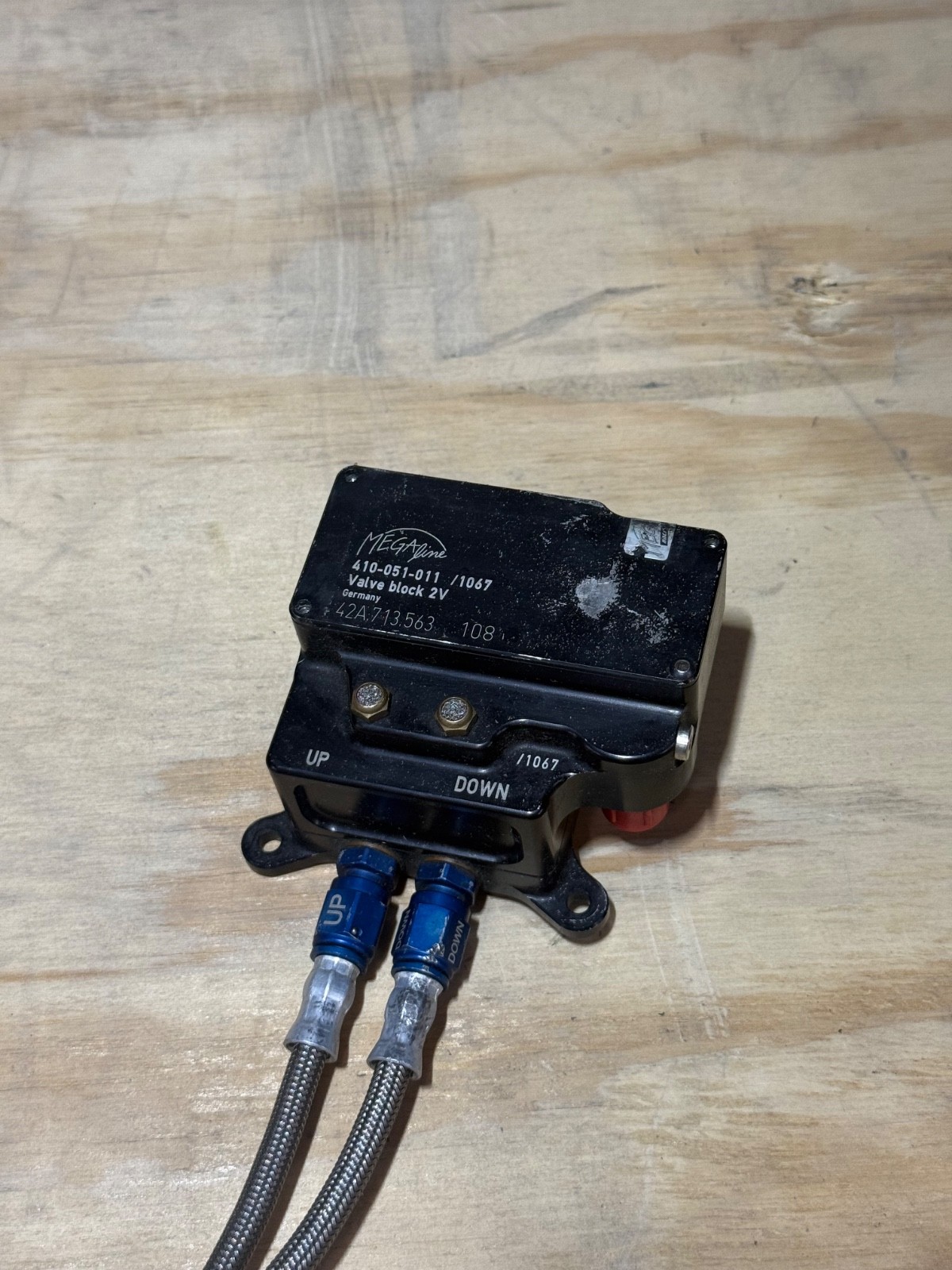 Megaline Pneumatic Paddle Shift Valve Block & Actuator – Audi R8 LMS / GT3