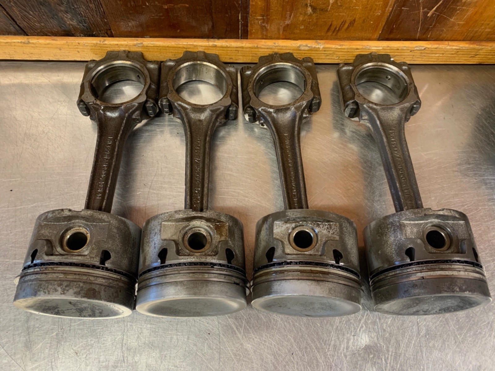 MG MGB 1970-80 • Original 1800 Piston & Connecting Rod Set. Used. MG6812