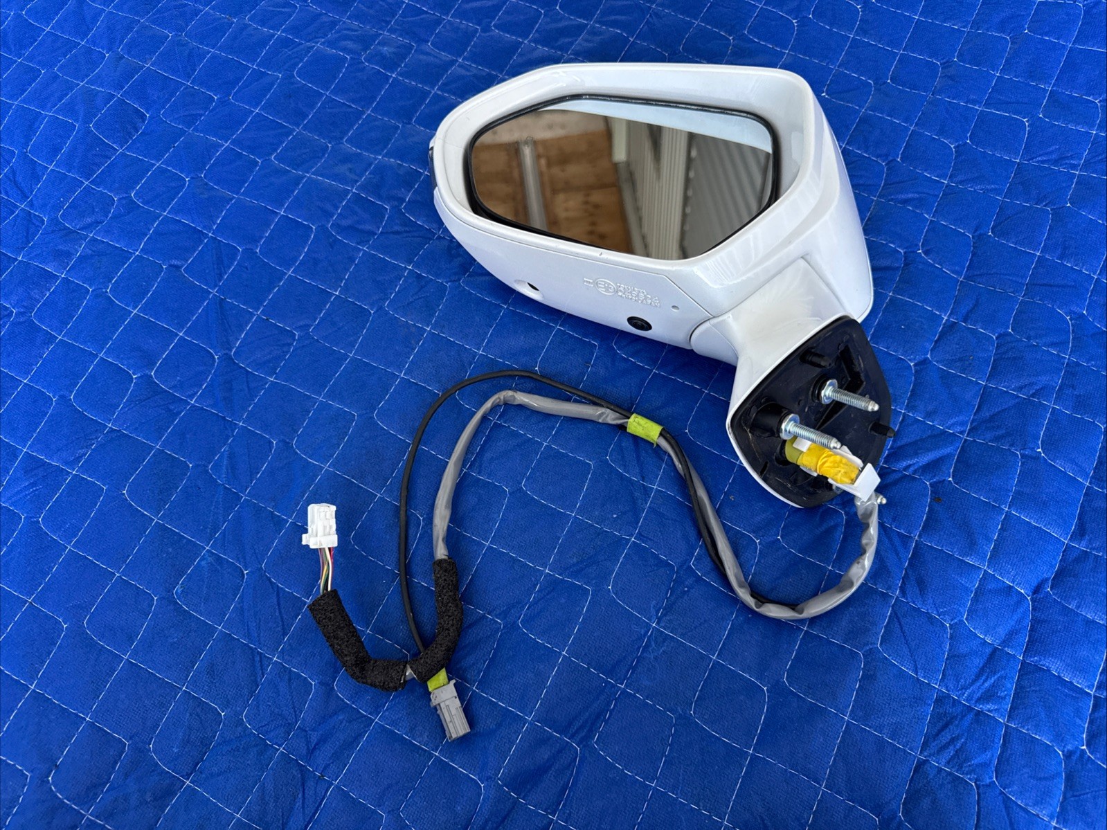 2021-2023 Toyota Mirai Left Driver Front Door Mirror W/ Camera  White Used