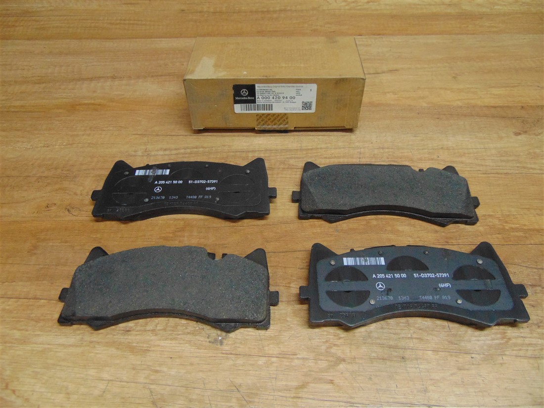 Front Axle Brake Pad Set Genuine Mercedes W205/W213/GT190 - A0004209400