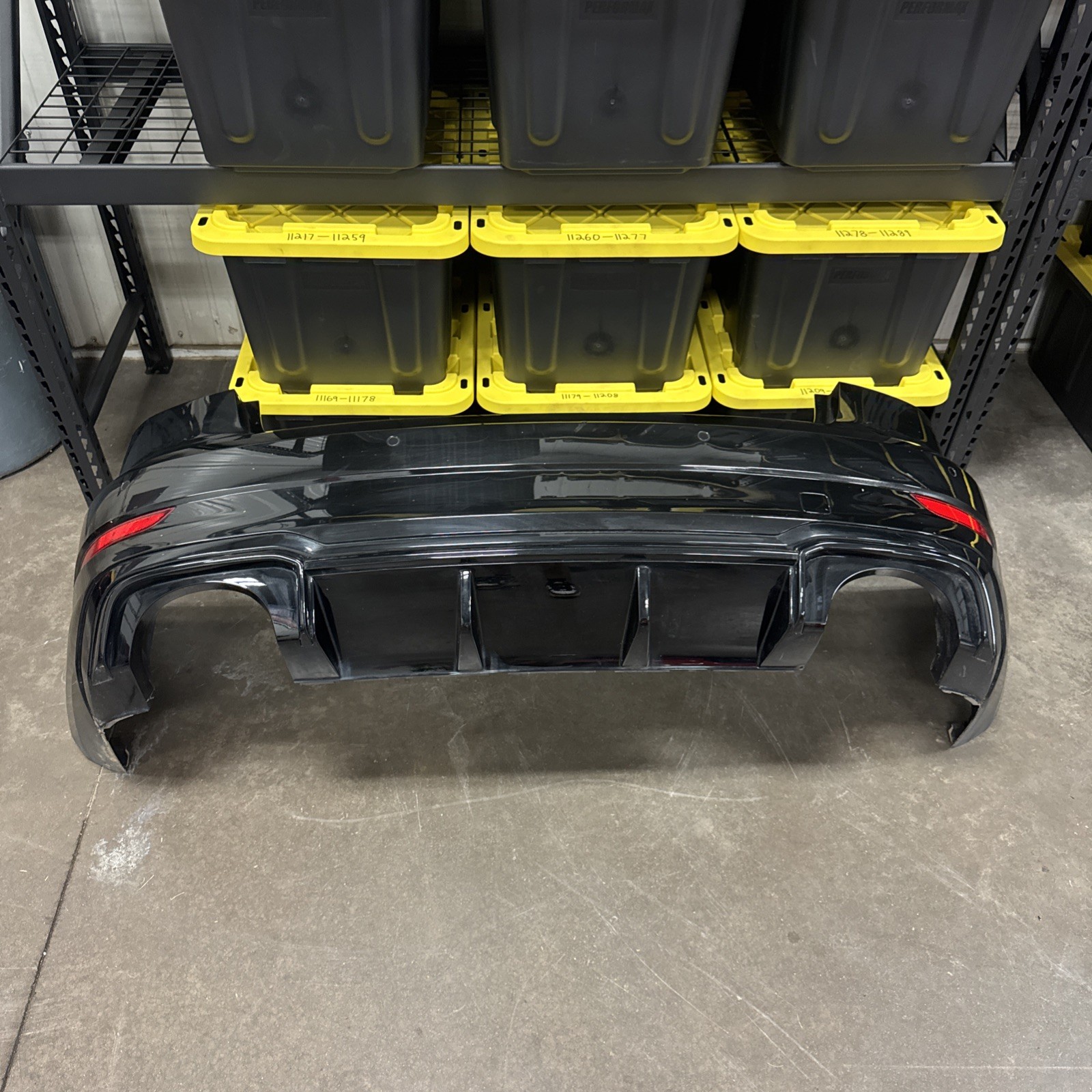 2017-2020 AUDI RS3 8V OEM REAR BUMPER COVER ASSEMBLY 2017-2020 AUDI RS3 8V OEM REAR BUMPER COVER ASSEMBLY
