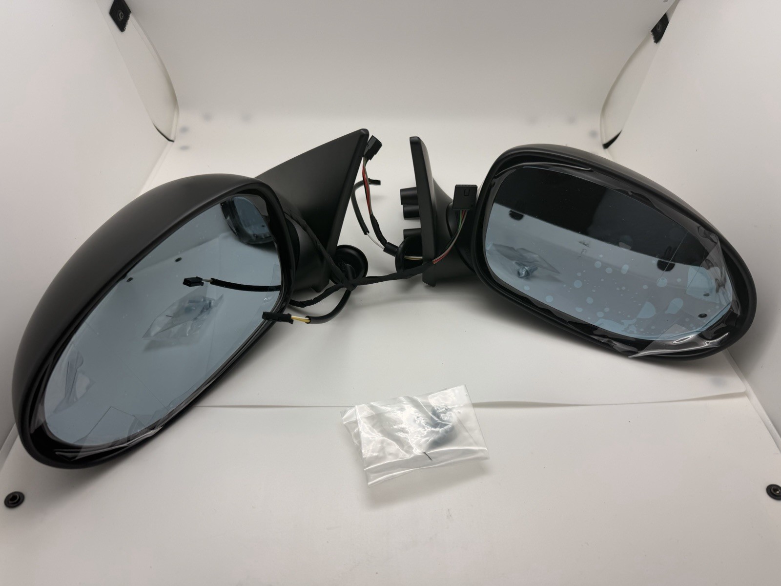 For 95-01 BMW E39 Euro Power Fold Mirrors Heated Spec-D RMU-E3995-PN Pair