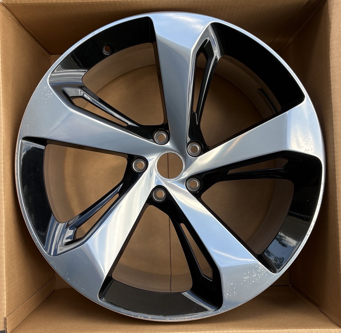 2017 2018 2019 2020 2021 BENTLEY BENTAYGA WHEEL RIM ORIGINAL FACTORY R22 OEM LH