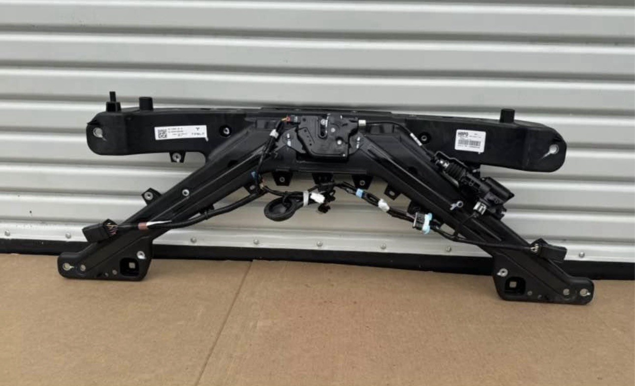 NEW 2021-2023 Tesla 3 Radiator Core Support Front End Module 1118289-00-F OEM NEW 2021-2023 Tesla 3 Radiator Core Support Front End Module 1118289-00-F OEM