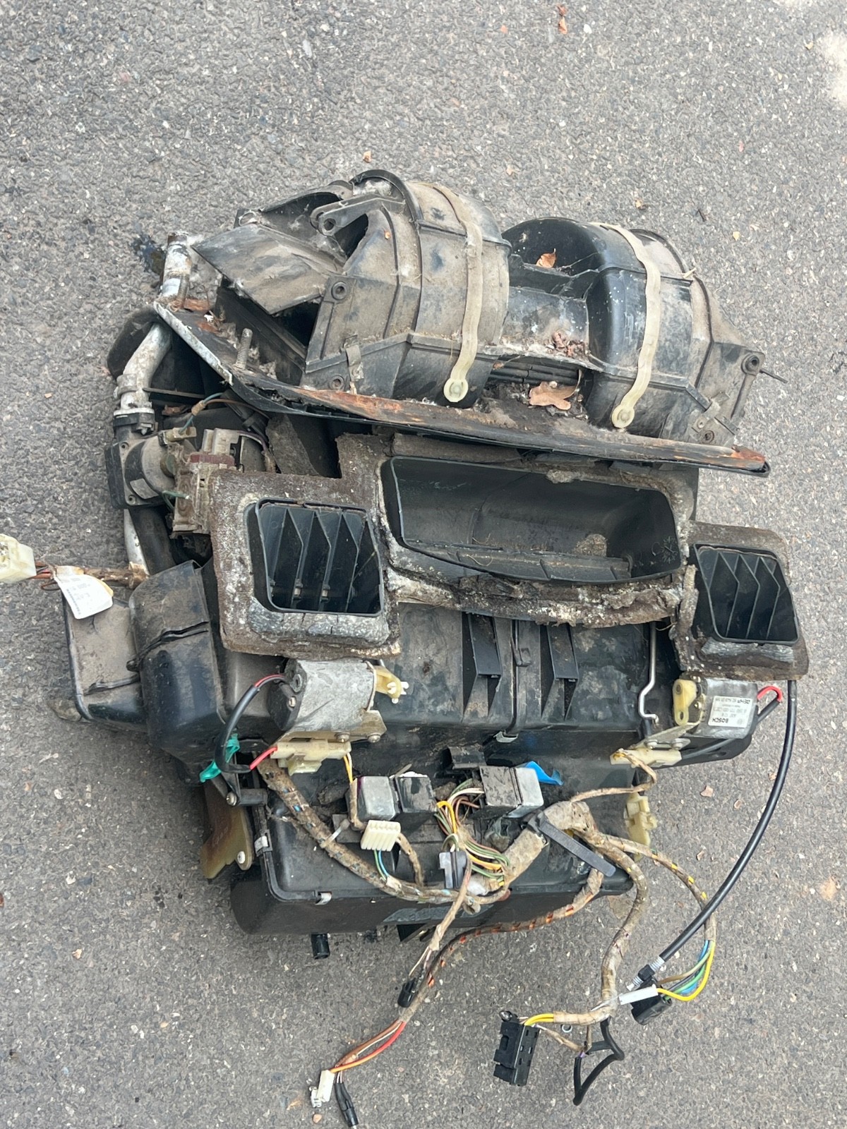 1986 OEM BMW E30 Heater Core HVAC Box Vents Ducts 318i 325i 318is 325is 325ix 1986 OEM BMW E30 Heater Core HVAC Box Vents Ducts 318i 325i 318is 325is 325ix