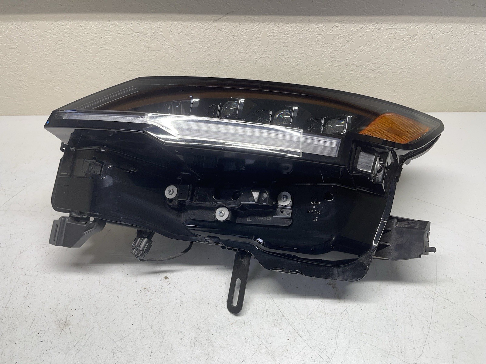 2025-2026 Nissan Kicks OEM LH Driver Side LED Headlight 2025-2026 Nissan Kicks OEM LH Driver Side LED Headlight