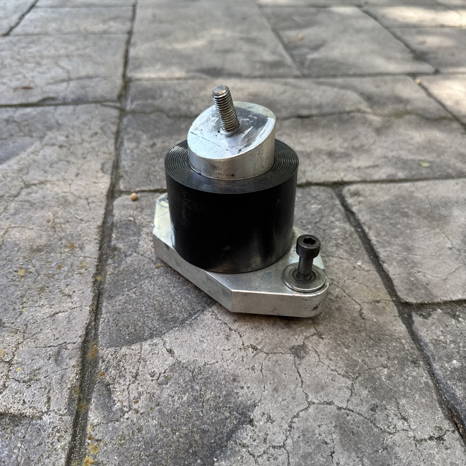 AKG Motorsport BMW N52 Race Poly Engine Mount E82 E90 E91 E92 Single AKG Motorsport BMW N52 Race Poly Engine Mount E82 E90 E91 E92 Single