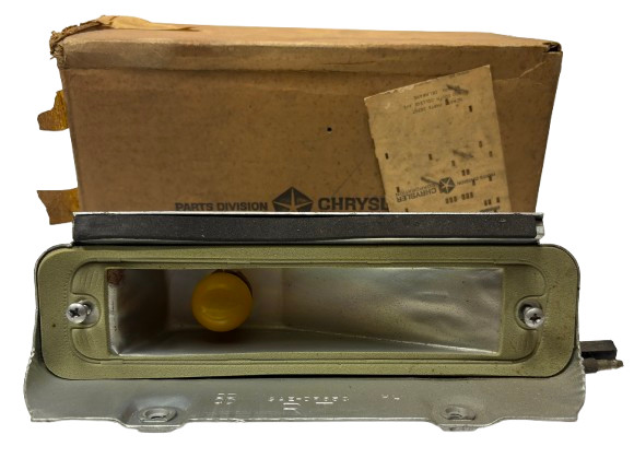 New Old Stock Right Parking Light Assembly for 1965 Chrysler Models #2575064 New Old Stock Right Parking Light Assembly for 1965 Chrysler Models #2575064