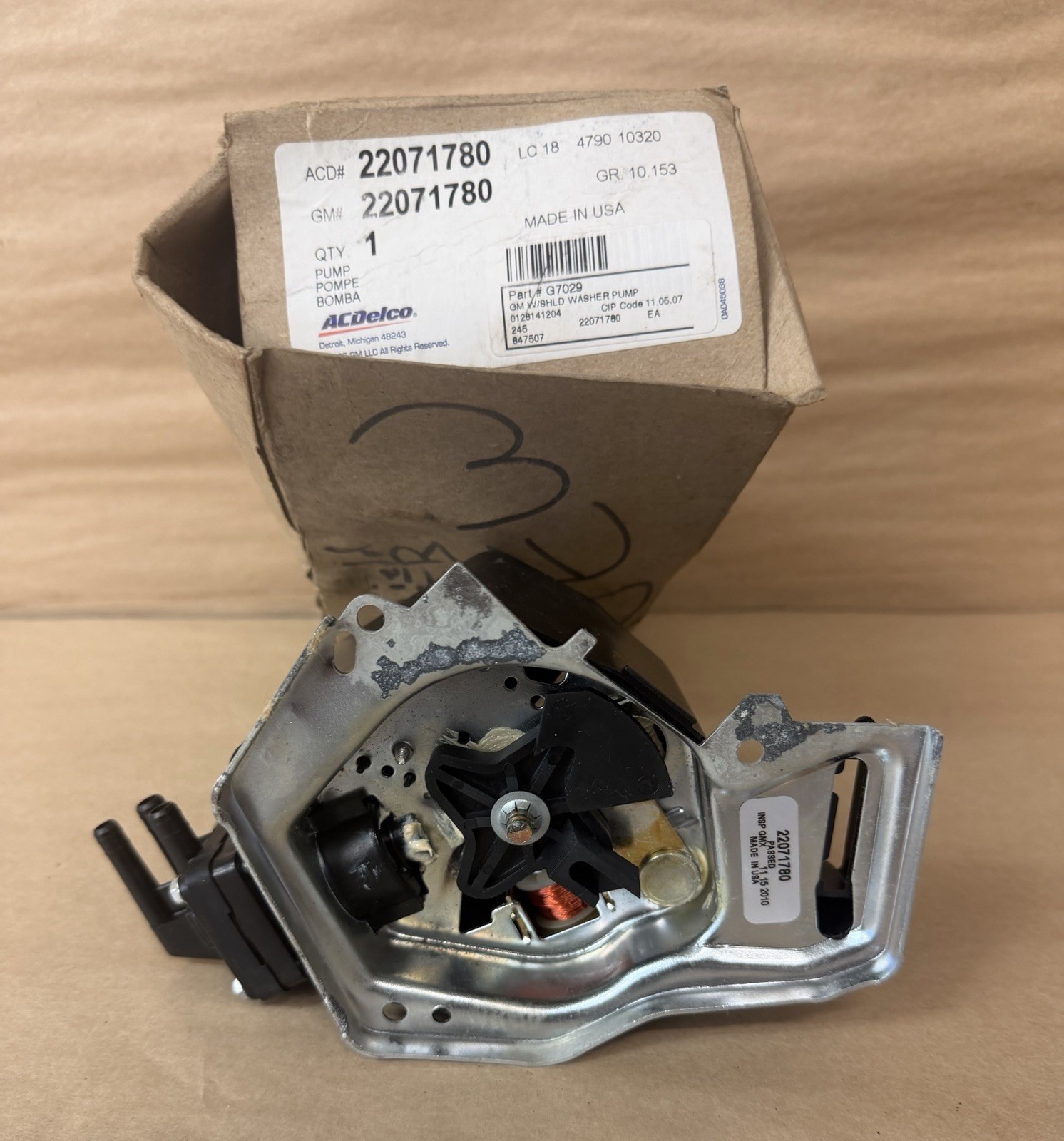 ACDelco 1982-1992 General Motors Windshield Washer Pump Assembly 22071780 New ACDelco 1982-1992 General Motors Windshield Washer Pump Assembly 22071780 New