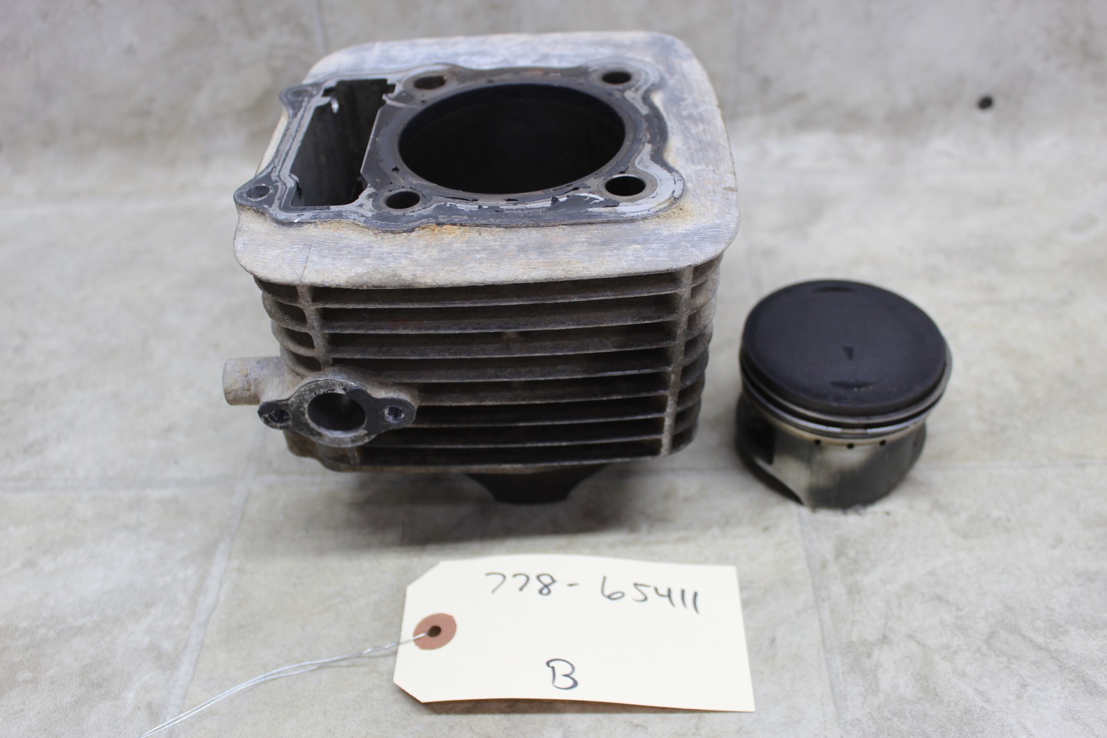 1999-2002 Suzuki King Quad 300 Oem Engine Cylinder Piston Block Jug Barrel