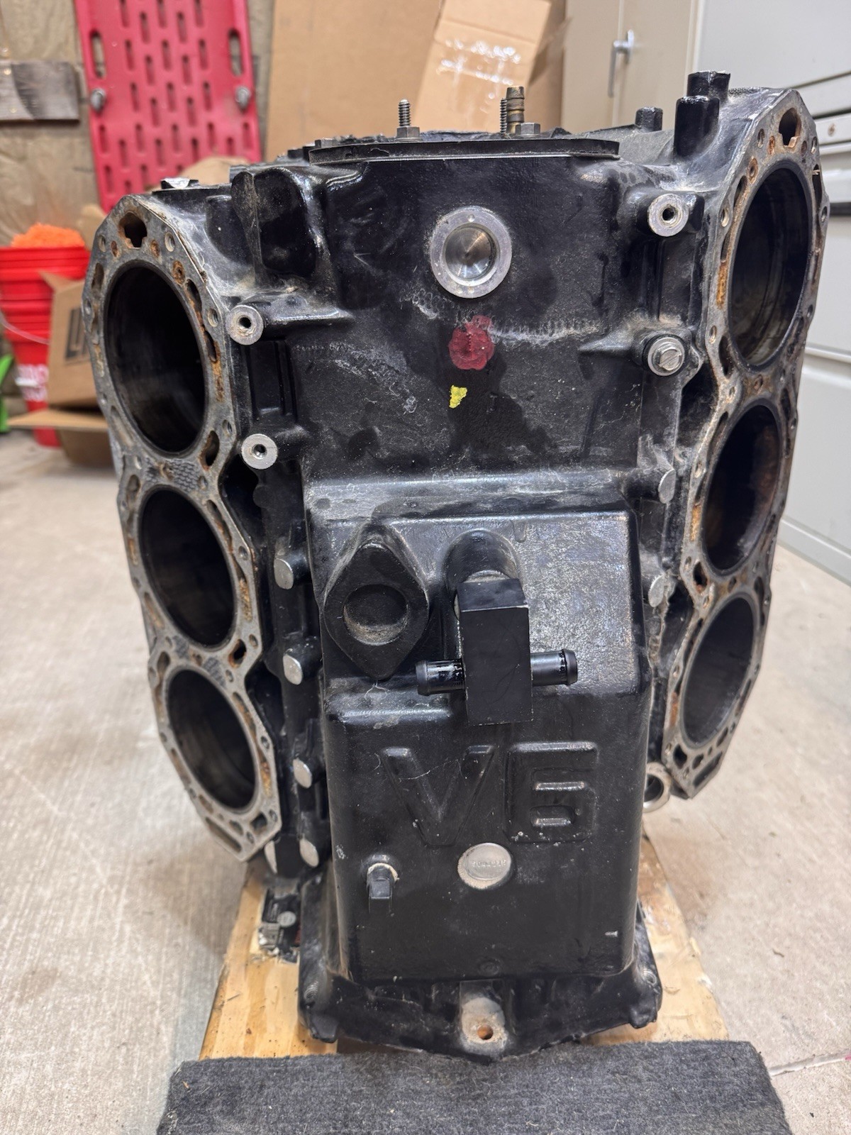 2004 Evinrude 225 H.O. Ficht Bare Block Crankcase — Parts / Rebuild Core