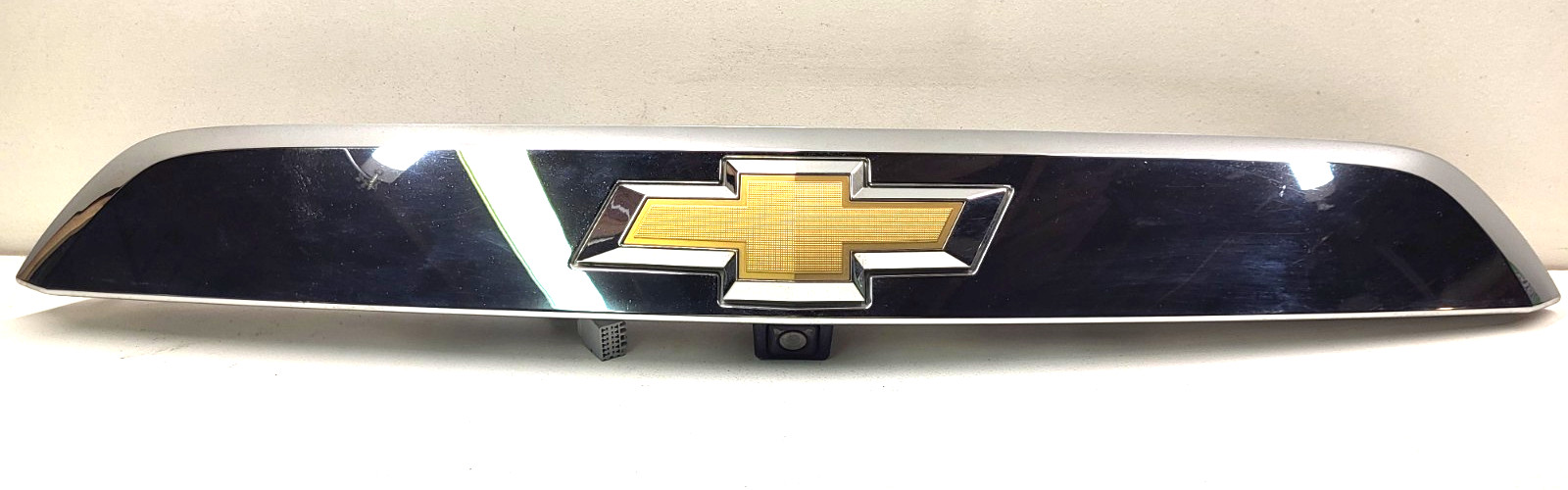 13 - 17 Chevrolet Traverse Rear Liftgate Trunk Chrome Molding W/Camera OEM