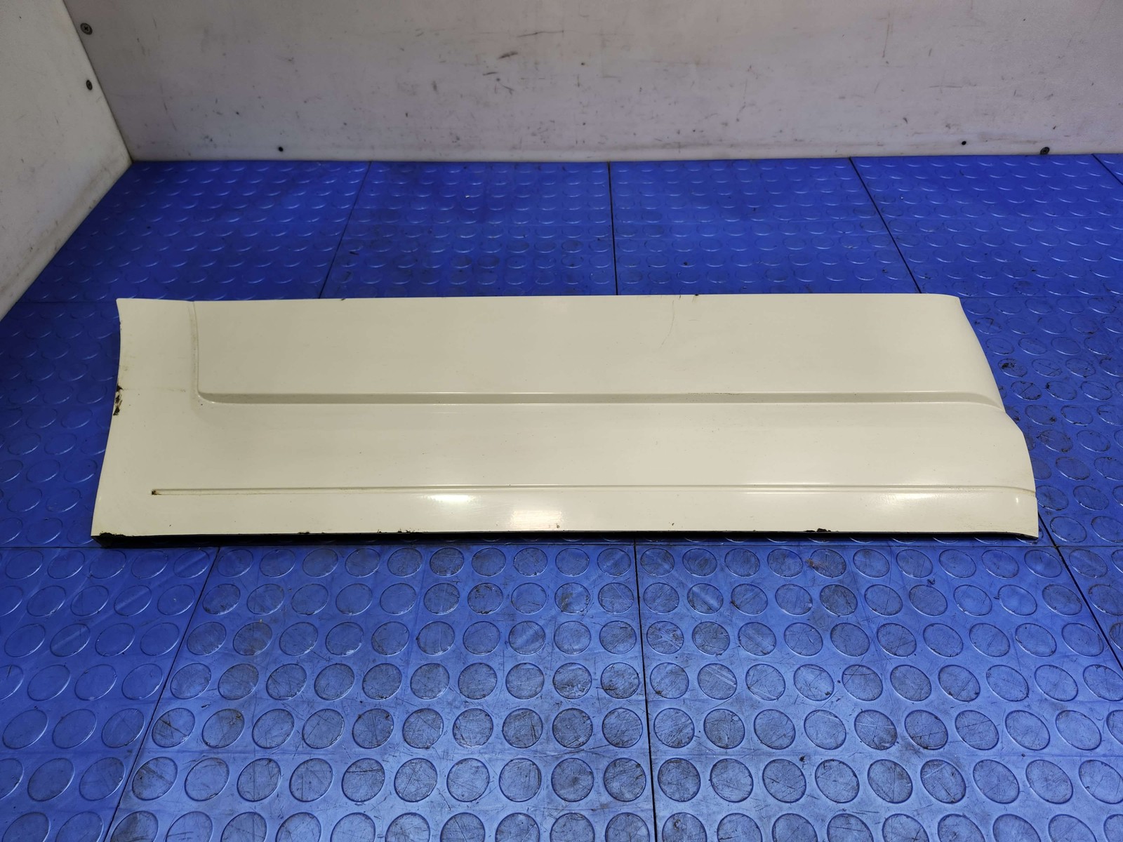 07-17 Ford Expedition OEM Rear Door Molding Right Passenger Side White