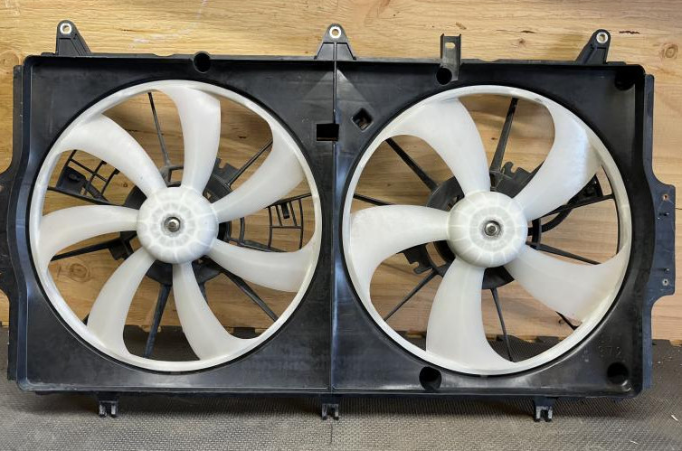 2010-2013 Suzuki Kizashi 2.4L Radiator Cooling Fan Assembly OEM