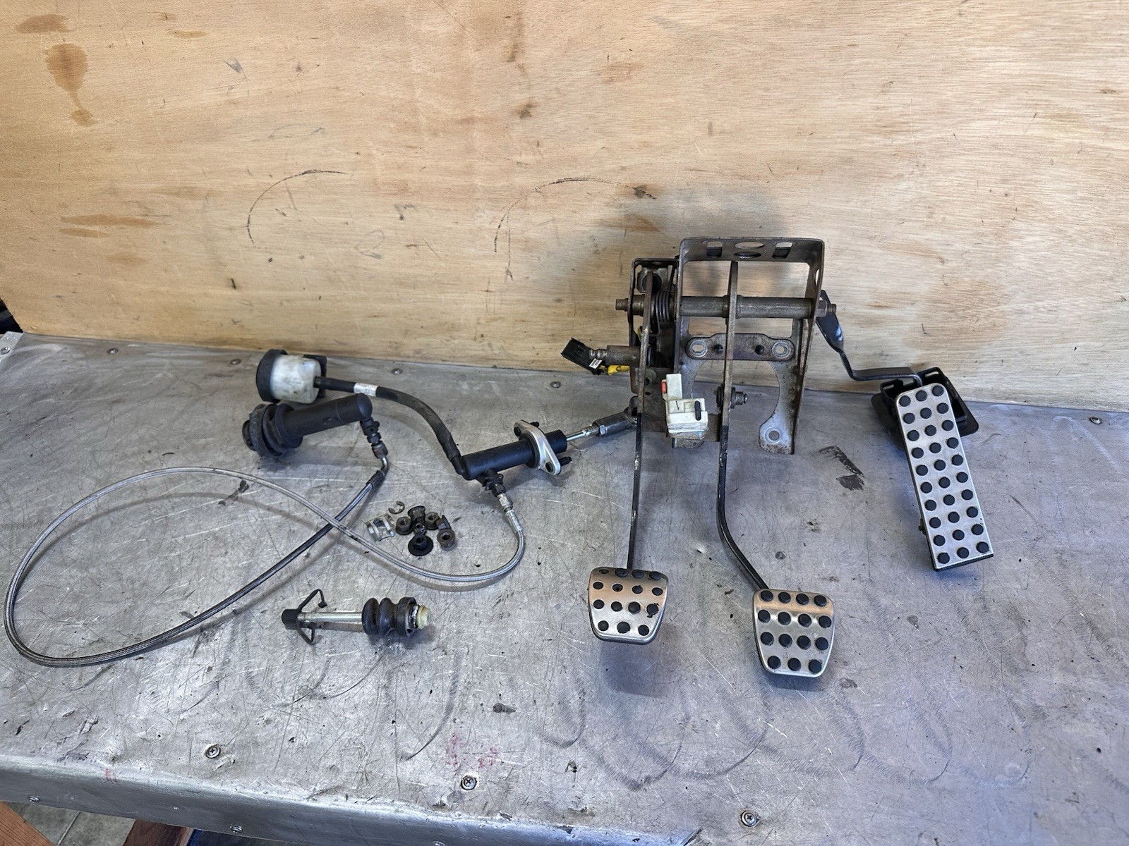 2003-2005 DODGE NEON SRT4 SRT-4 TURBO Manual Clutch Brake Gas Pedal Set NICE OEM 2003-2005 DODGE NEON SRT4 SRT-4 TURBO Manual Clutch Brake Gas Pedal Set NICE OEM