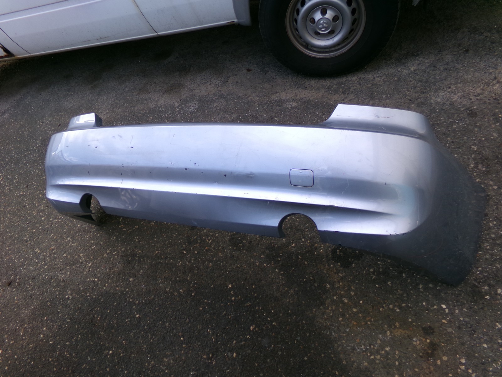Rear Bumper Dual Exhaust Cover 7227978 2007-2012 BMW E92 335CI 2DR PICK UP ONLY