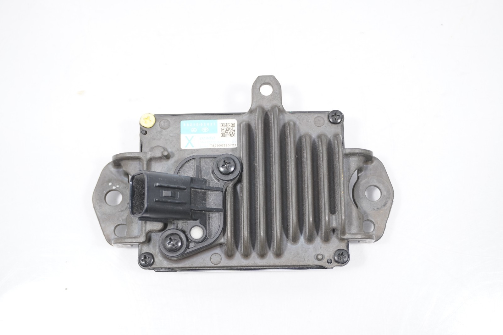 21-25 TOYOTA SIENNA 88210-02021 ADAPTIVE CRUISE CONTROL RADAR SENSOR MODULE 21-25 TOYOTA SIENNA 88210-02021 ADAPTIVE CRUISE CONTROL RADAR SENSOR MODULE