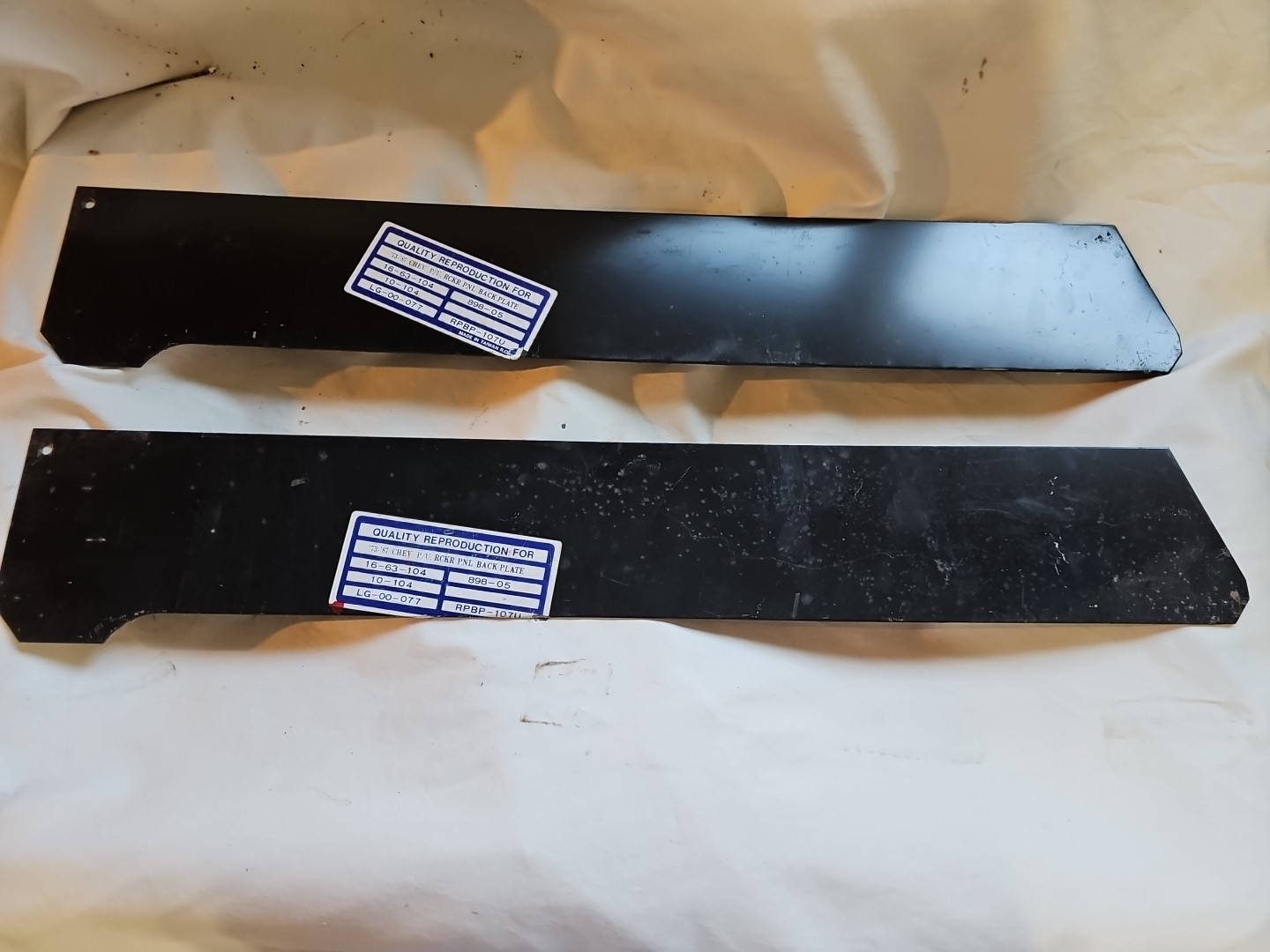 NOS PAIR 1973-87 Chevrolet Full Pickup Truck Rocker Panel Backing Plates