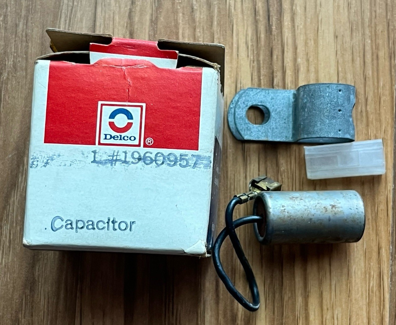 nos delco 1960957 radio condenser  capacitor gm 1960s corvette