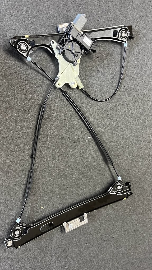 11-15 CADILLAC CTS COUPE FRONT LEFT WINDOW REGULATOR MOTOR OEM  NEW