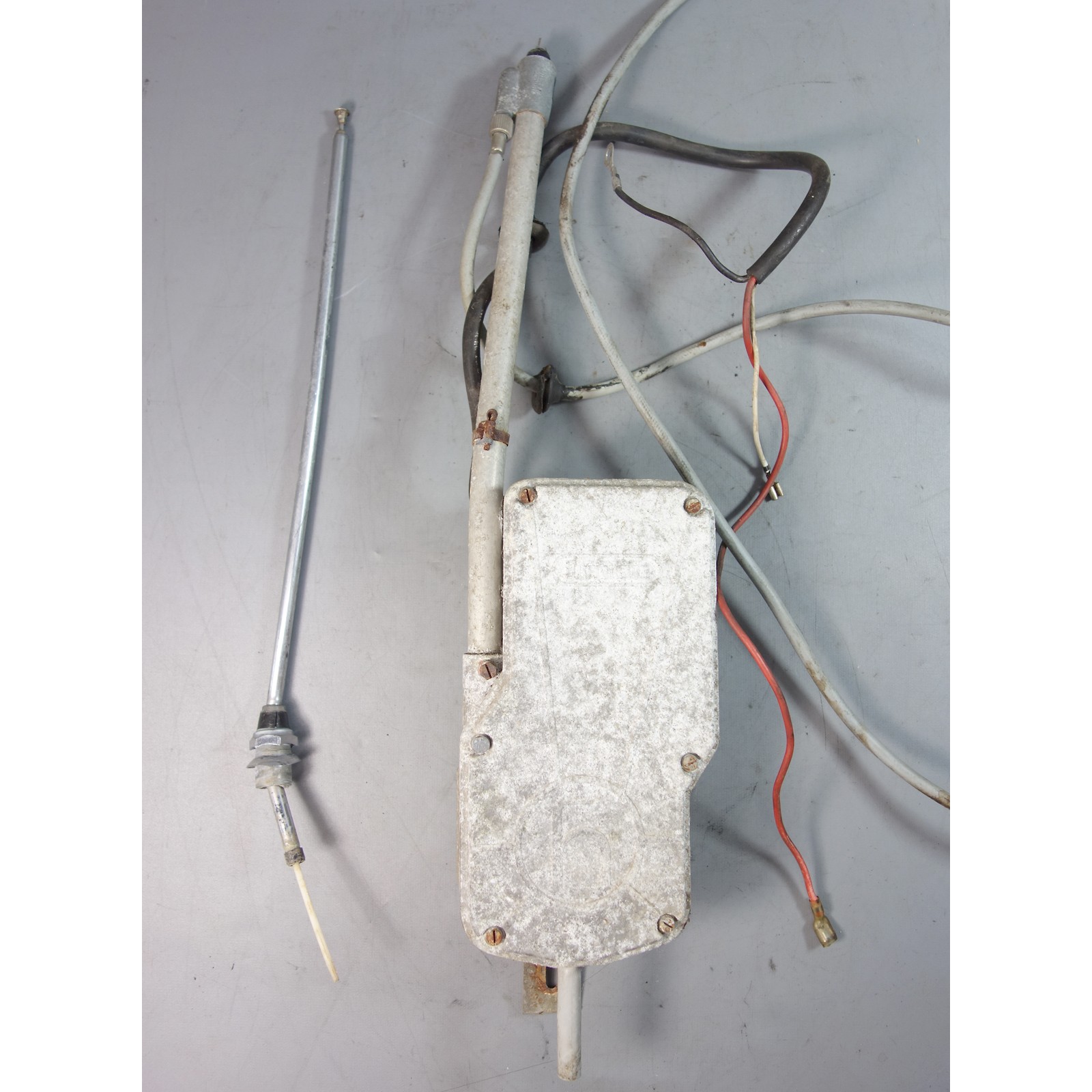 Damaged 69-76 BMW E3 Sedan Hirschmann Automatic Radio Antenna OEM *FOR PARTS*