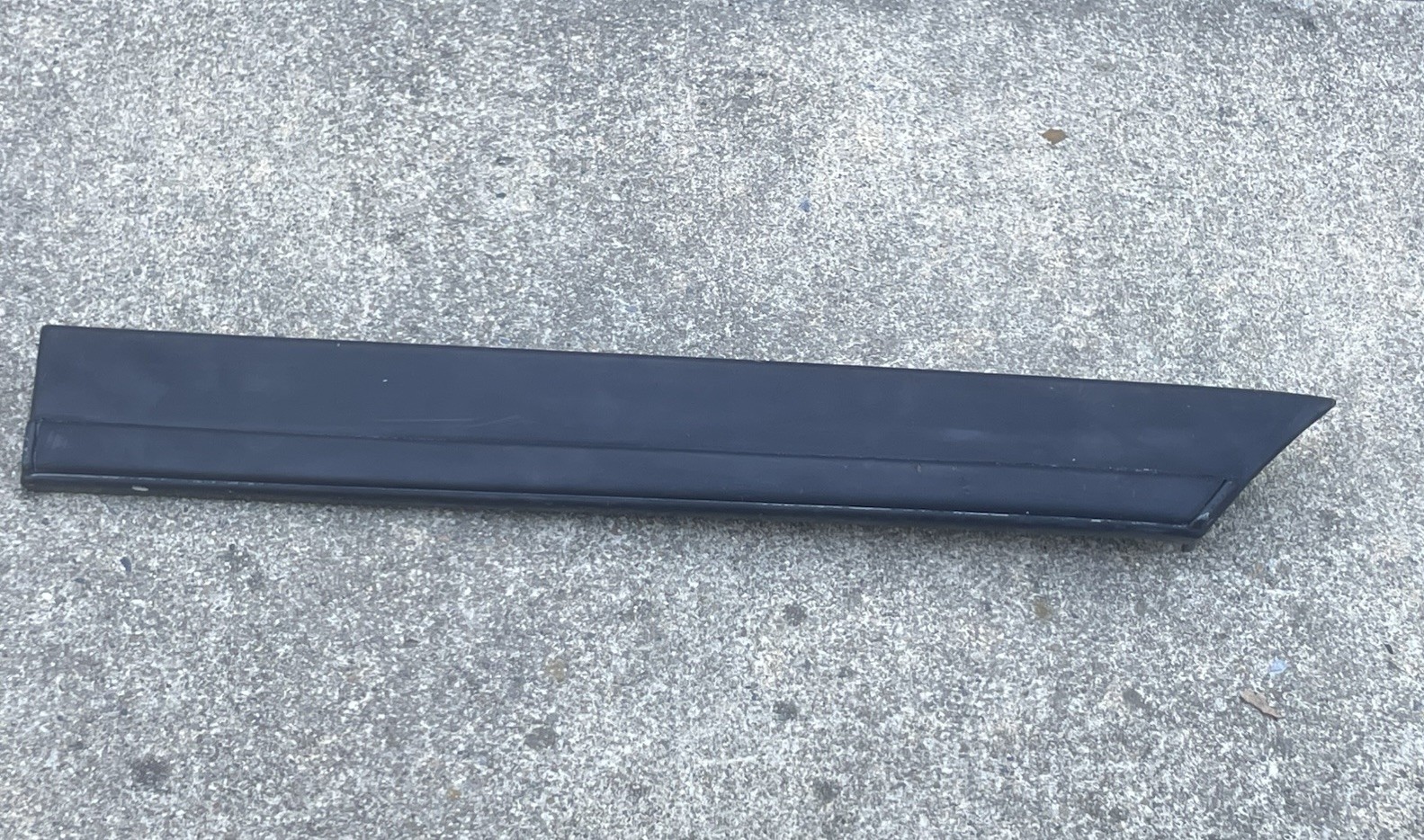1989-1992 Toyota Supra MK3 RH Passenger Front Fender Trim OEM 75623-14090