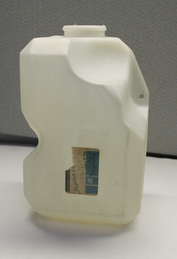 NOS OEM GM 1965-69 Cadillac Windshield Washer Bottle Reservoir GM 1483847 NOS OEM GM 1965-69 Cadillac Windshield Washer Bottle Reservoir GM 1483847