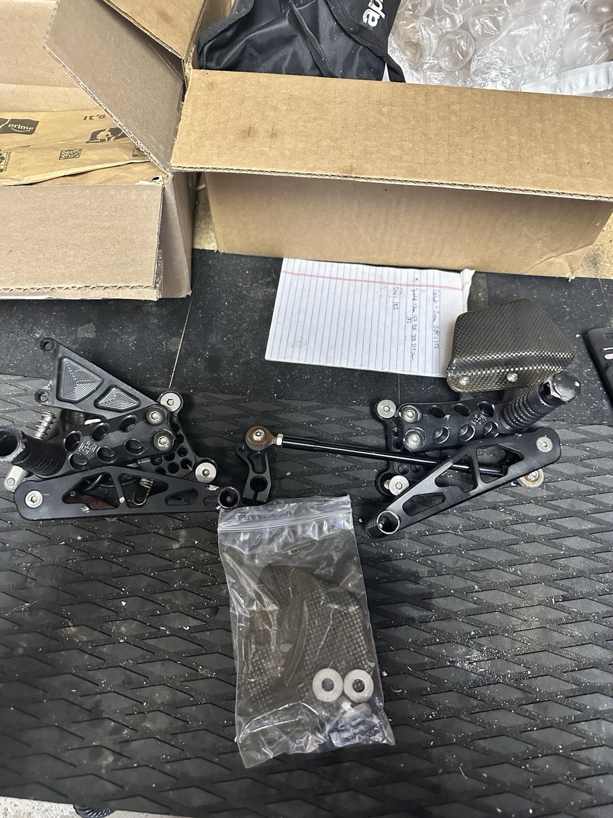 Aprilia RSV1000r /tuono Gilies Rearsets 