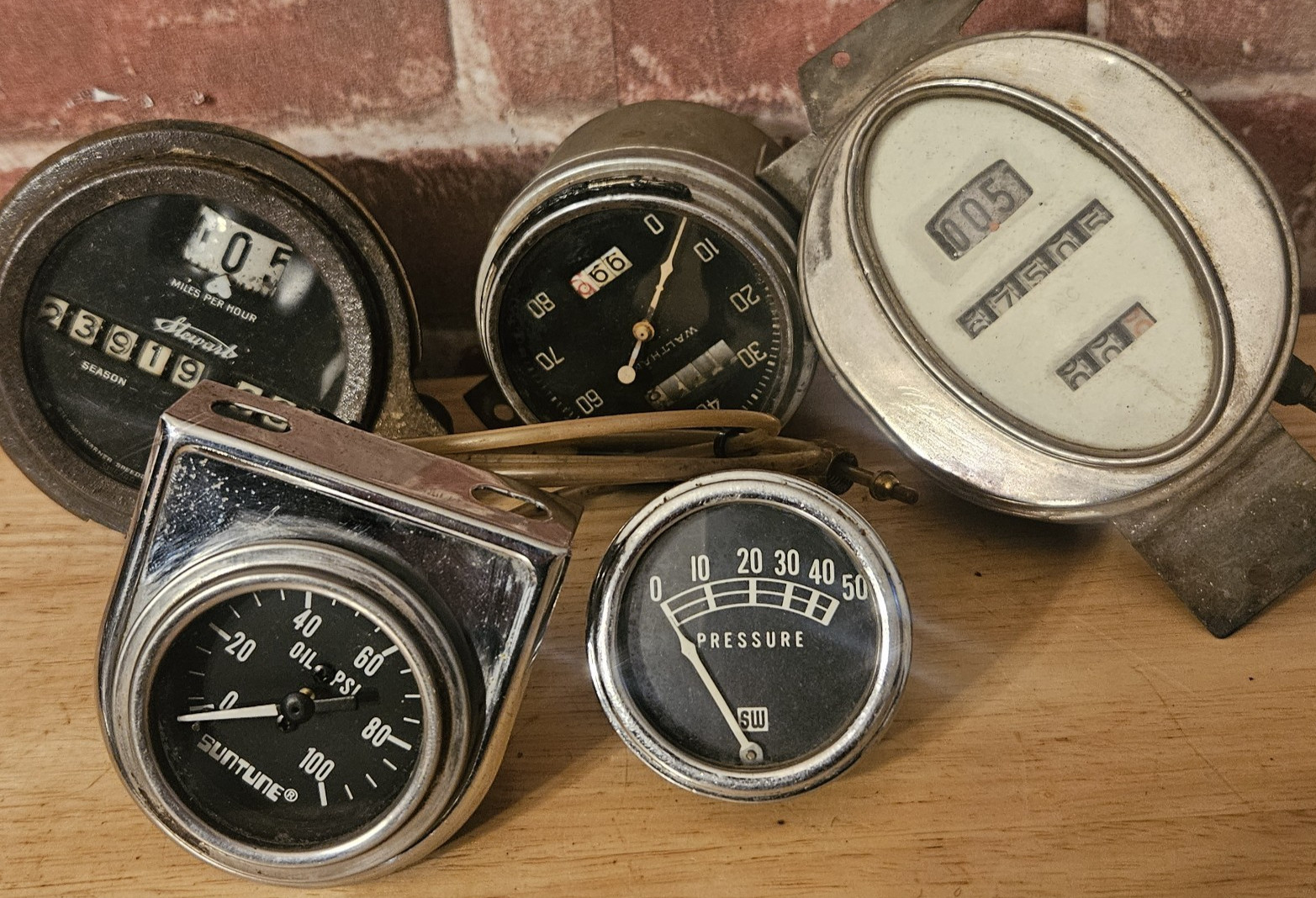VINTAGE SPEEDOMETER GUAGE LOT STEWART WARNER, WALTHAM & MORE