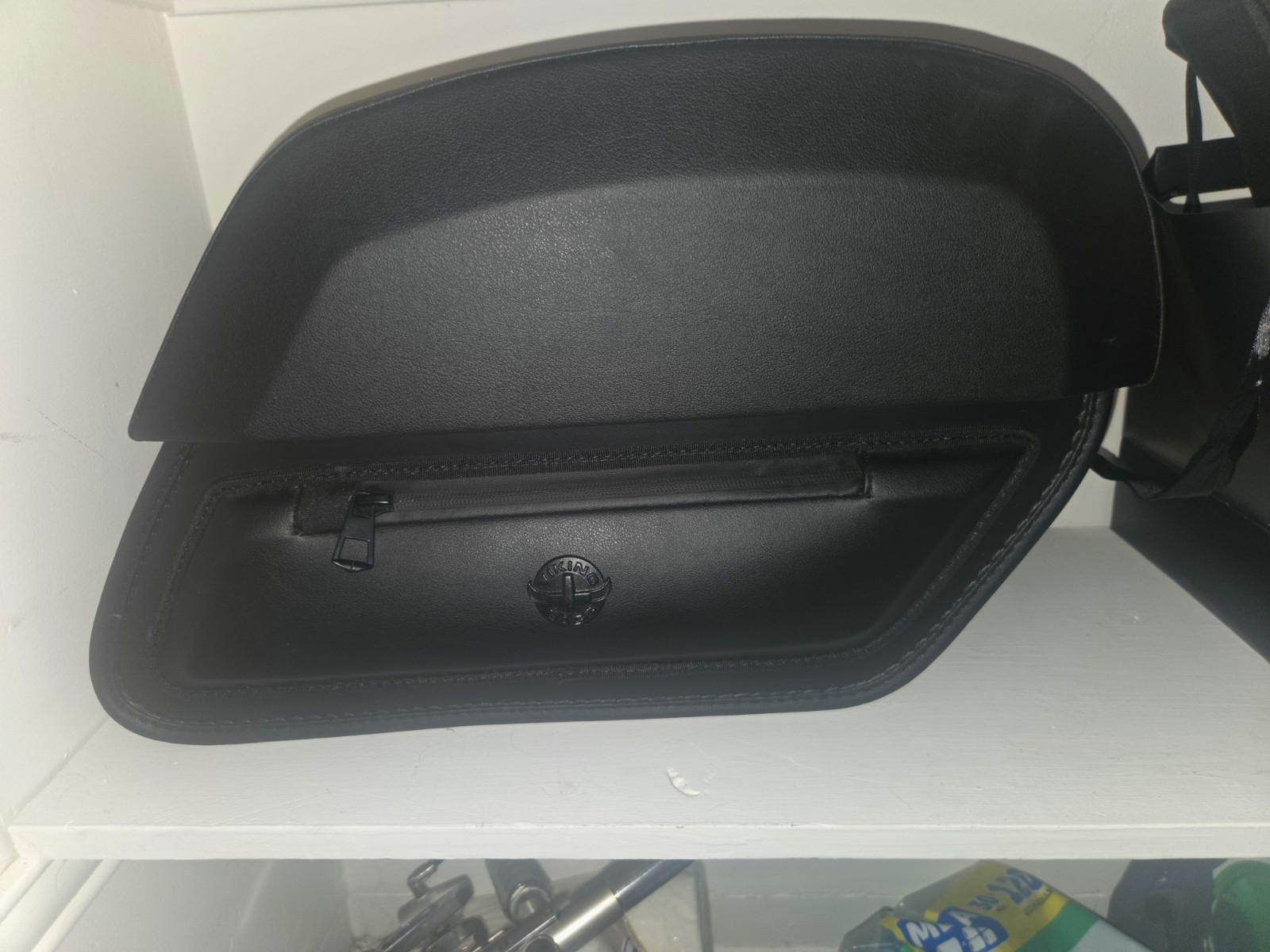 Viking Bags Black Leather Pantheum Fairly New. Mounting Hardware Included. Viking Bags Black Leather Pantheum Fairly New. Mounting Hardware Included.