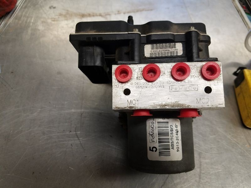 2009 Lincoln MKS ABS Anti Lock Brake Pump Assembly OEM