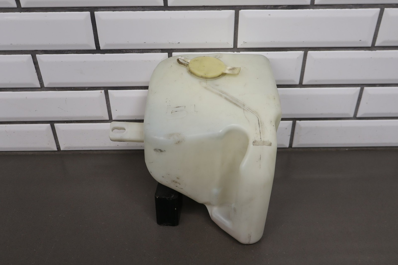 1996-02 BMW Z3 Washer Bottle OEM