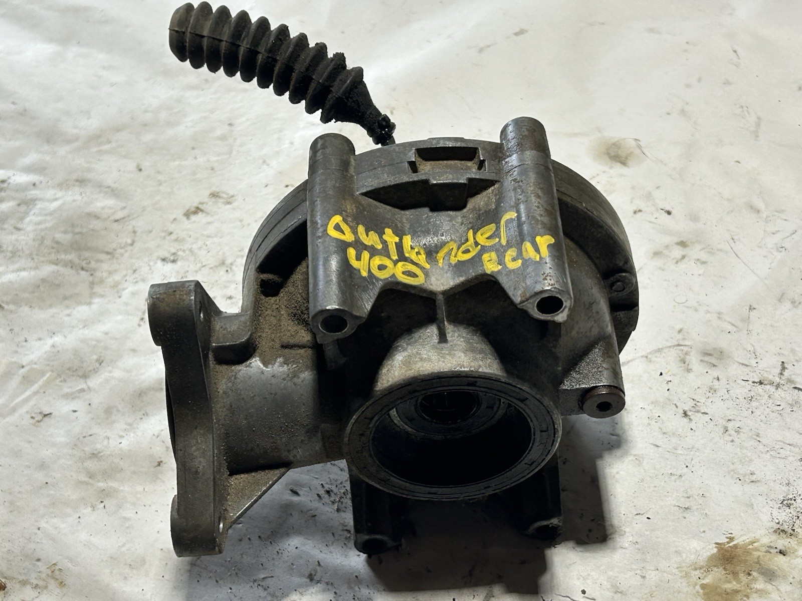 04-05 Can Am Outlander 330 400 XT Rear Differential Gearbox Rear End Final Drive