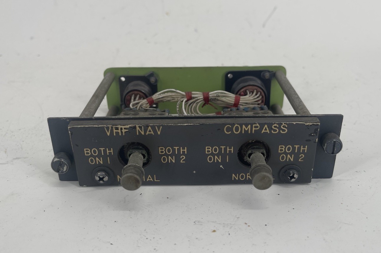 Boeing 69-37344-23 B737-200 VHF NAV Compass Switching Unit Aircraft Panel