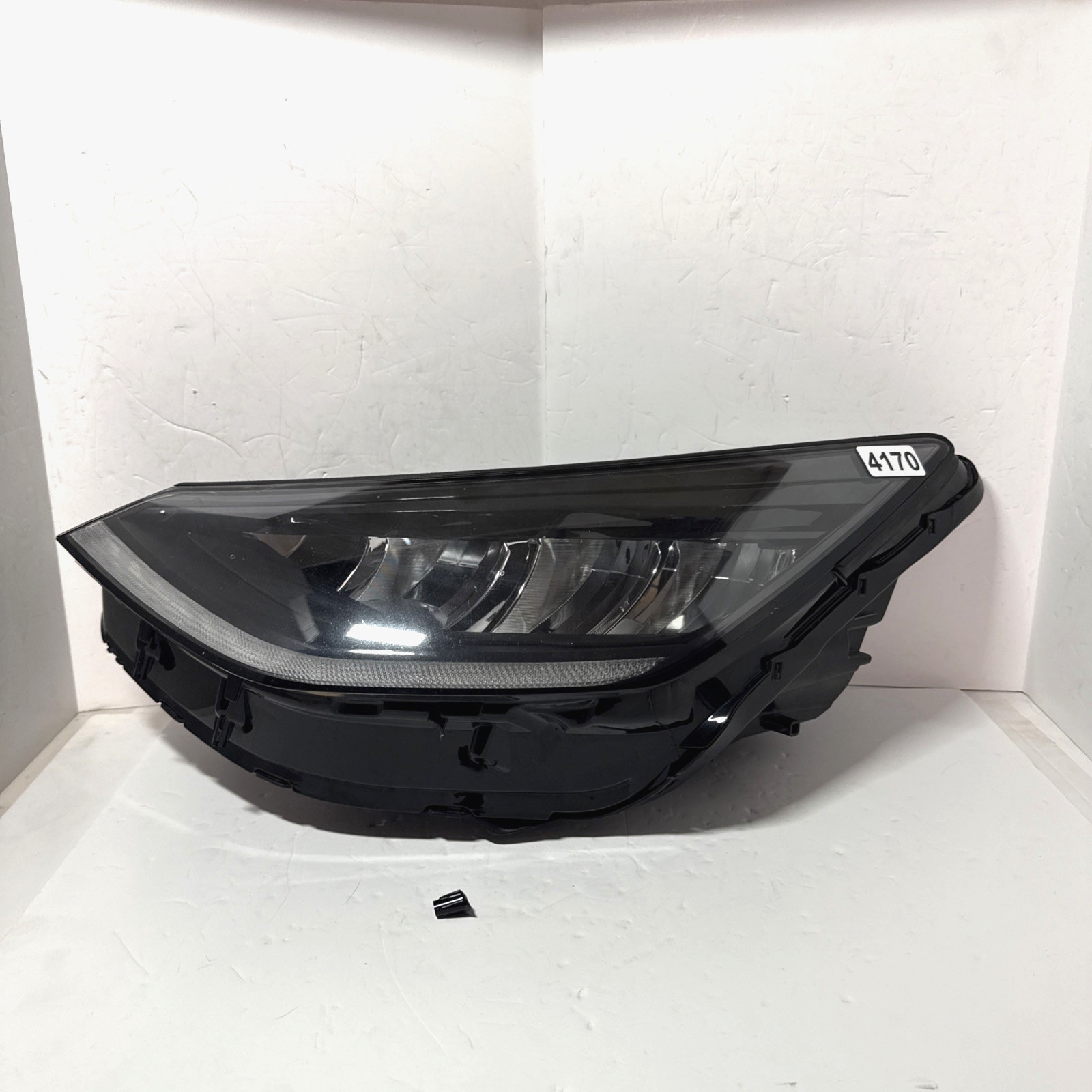 Hyundai Sonata Base 2020-2023 LH Drivers LED Reflector Headlight OEM 92101-L0100 Hyundai Sonata Base 2020-2023 LH Drivers LED Reflector Headlight OEM 92101-L0100