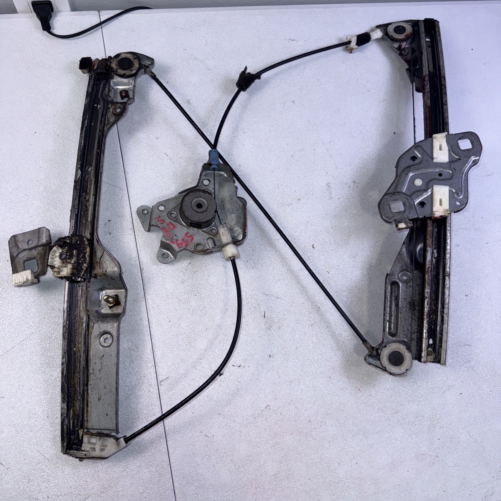 03-06 Infiniti G35 Sedan Left Front Door Window Regulator & Motor Driver OEM