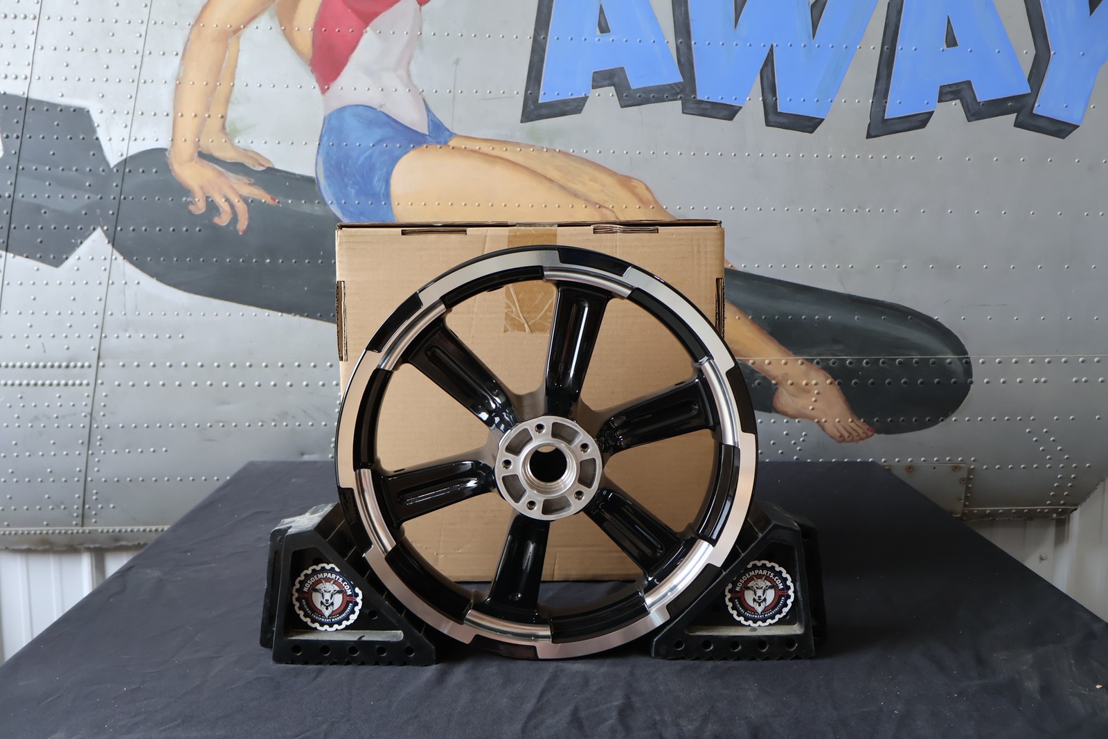 43300587 NEW OEM 2018-2024 HARLEY-DAVIDSON FXFB/S FATBOB ANNIHILATOR FRONT WHEEL
