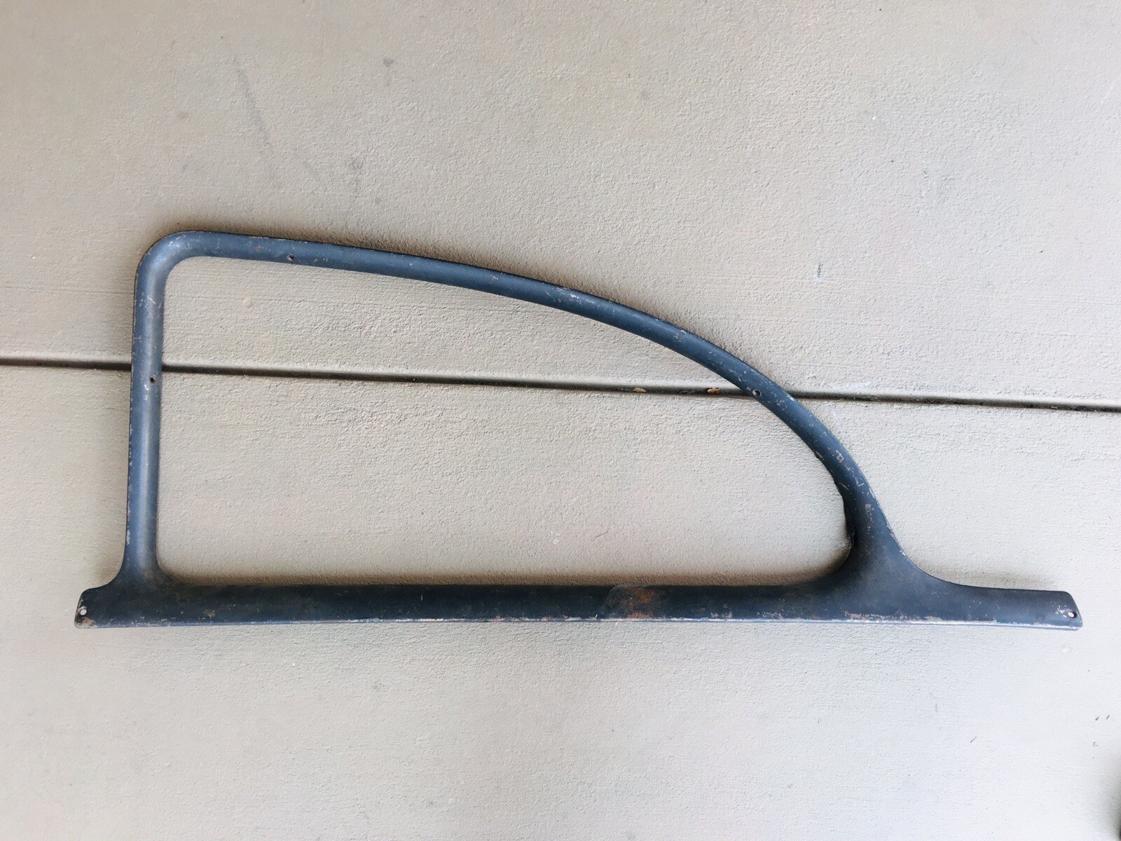 1952 BUICK SPECIAL 2 DOOR PASSENGER SIDE BACK WINDOW GARNISH MOULDING 1952 BUICK SPECIAL 2 DOOR PASSENGER SIDE BACK WINDOW GARNISH MOULDING