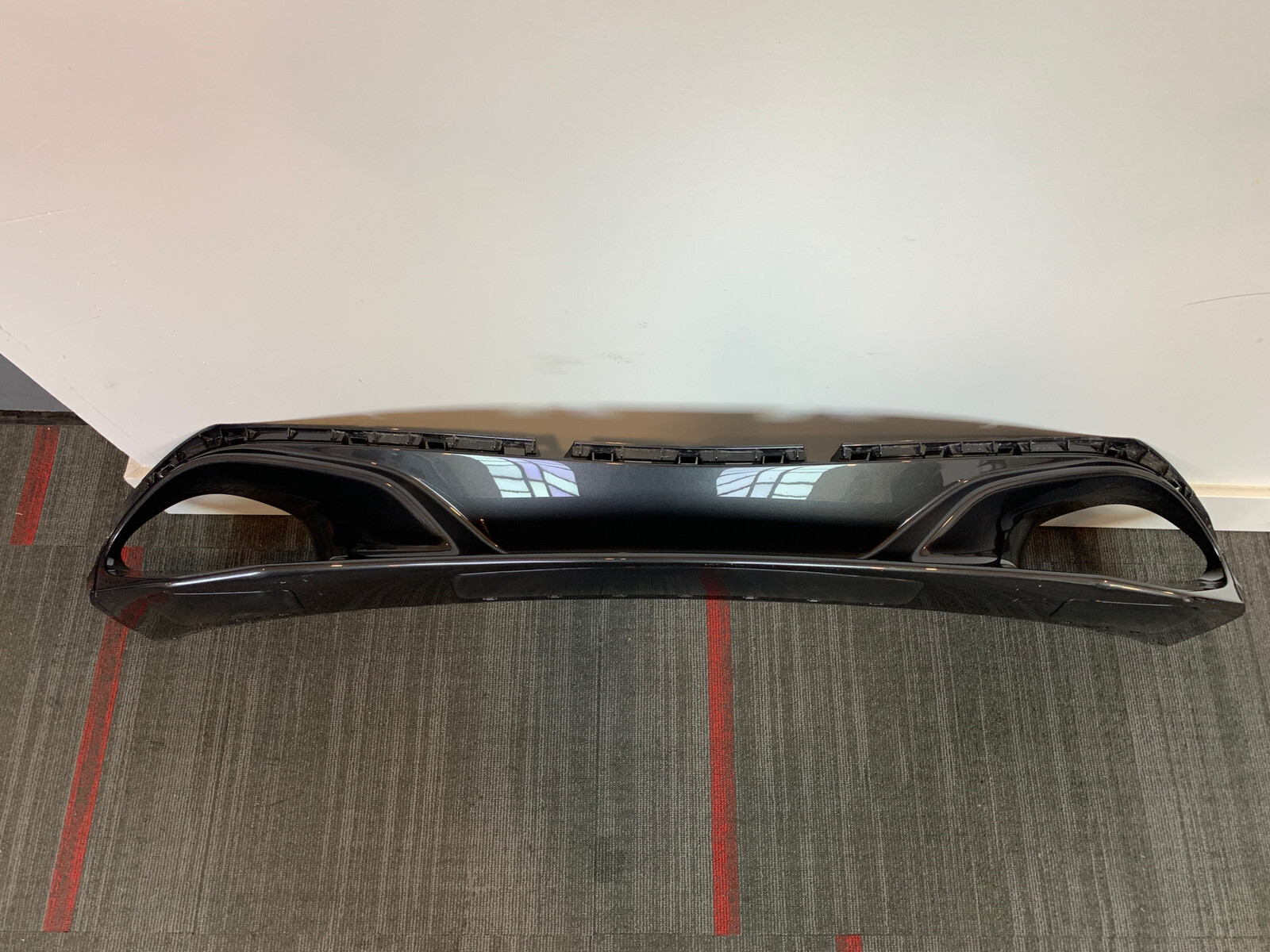 2018 2019 2020 McLaren 720S Front Bumper Lower Center Splitter Valance Oem