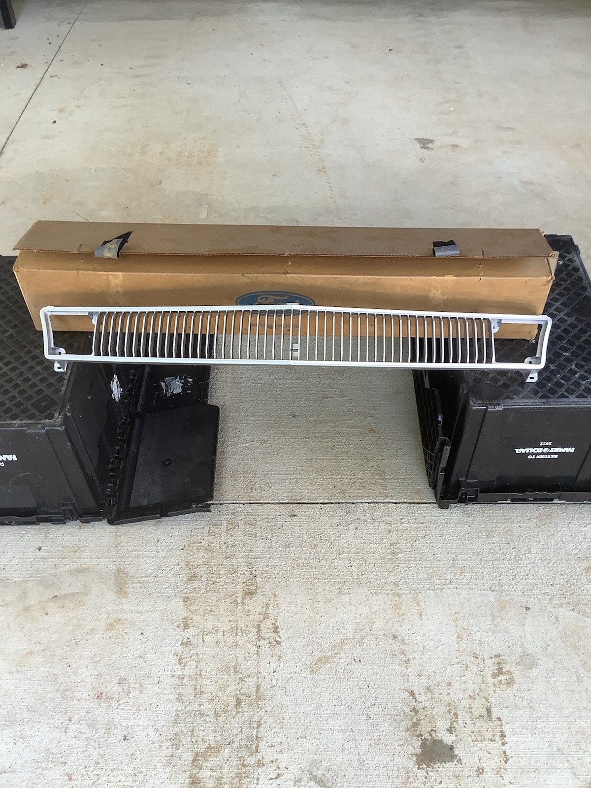 NOS 1974-75 Ford Pinto Grille D4FZ-8200-A