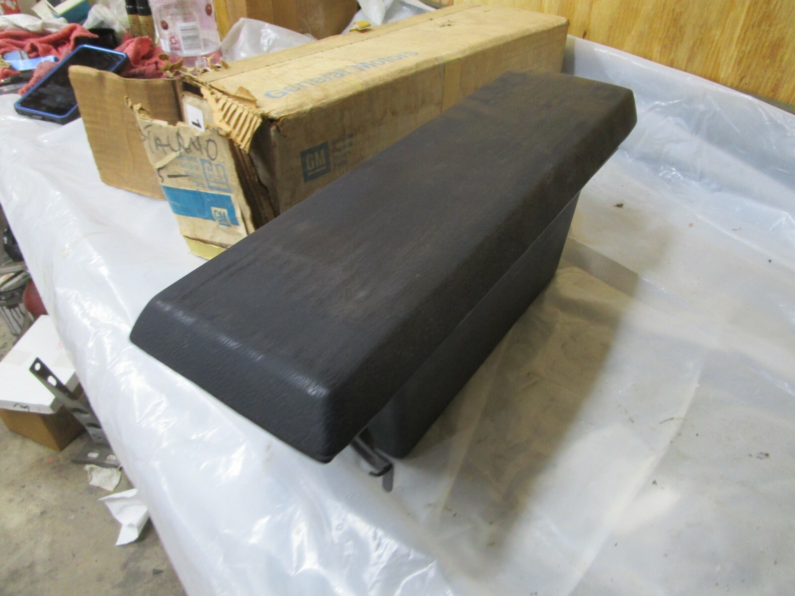 NOS 1973 – 1975 Chevrolet Seat Separator Compartment Assembly  GM # 3991781