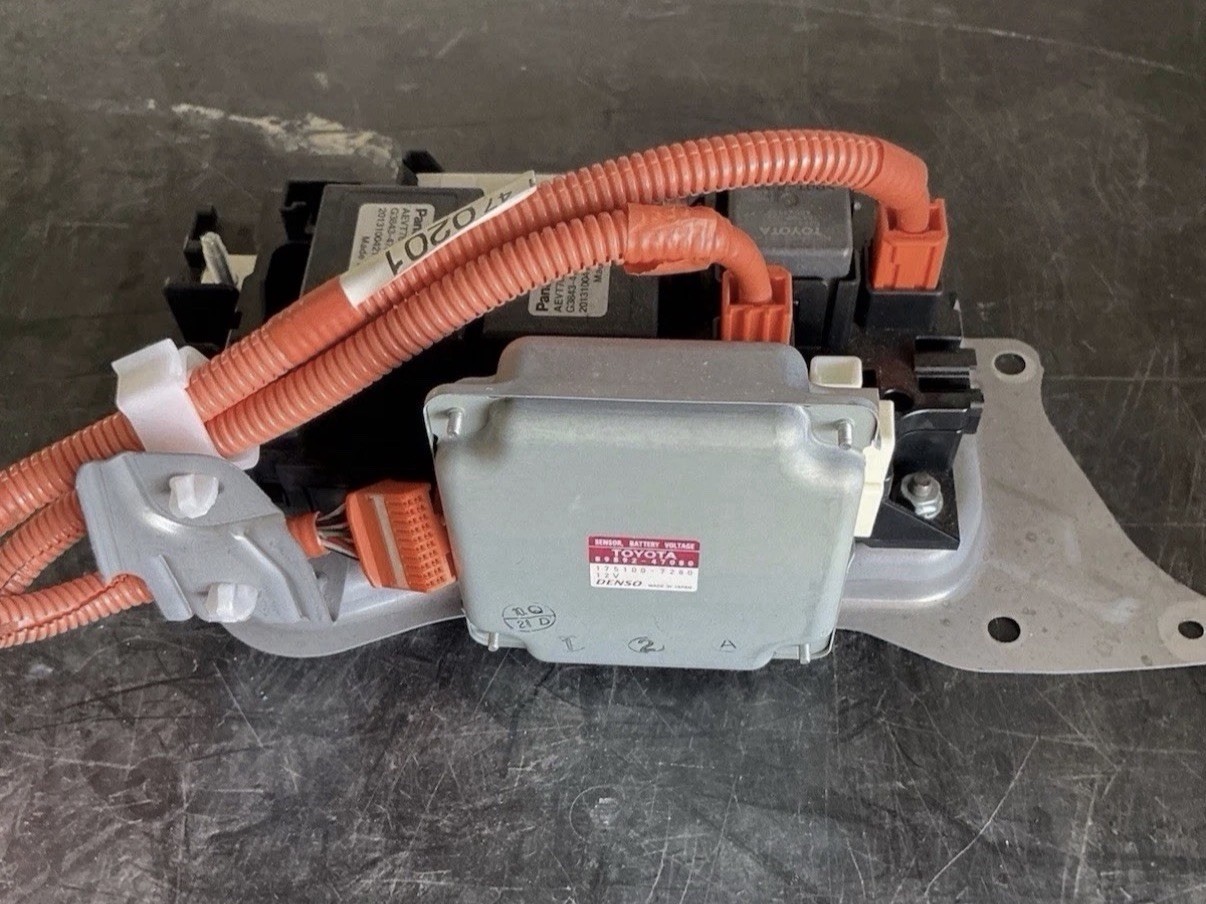 10-15 TOYOTA PRIUS BATTERY ECU RELAY CONTACTOR VOLTAGE SENSOR 89892-47080 MODULE 10-15 TOYOTA PRIUS BATTERY ECU RELAY CONTACTOR VOLTAGE SENSOR 89892-47080 MODULE