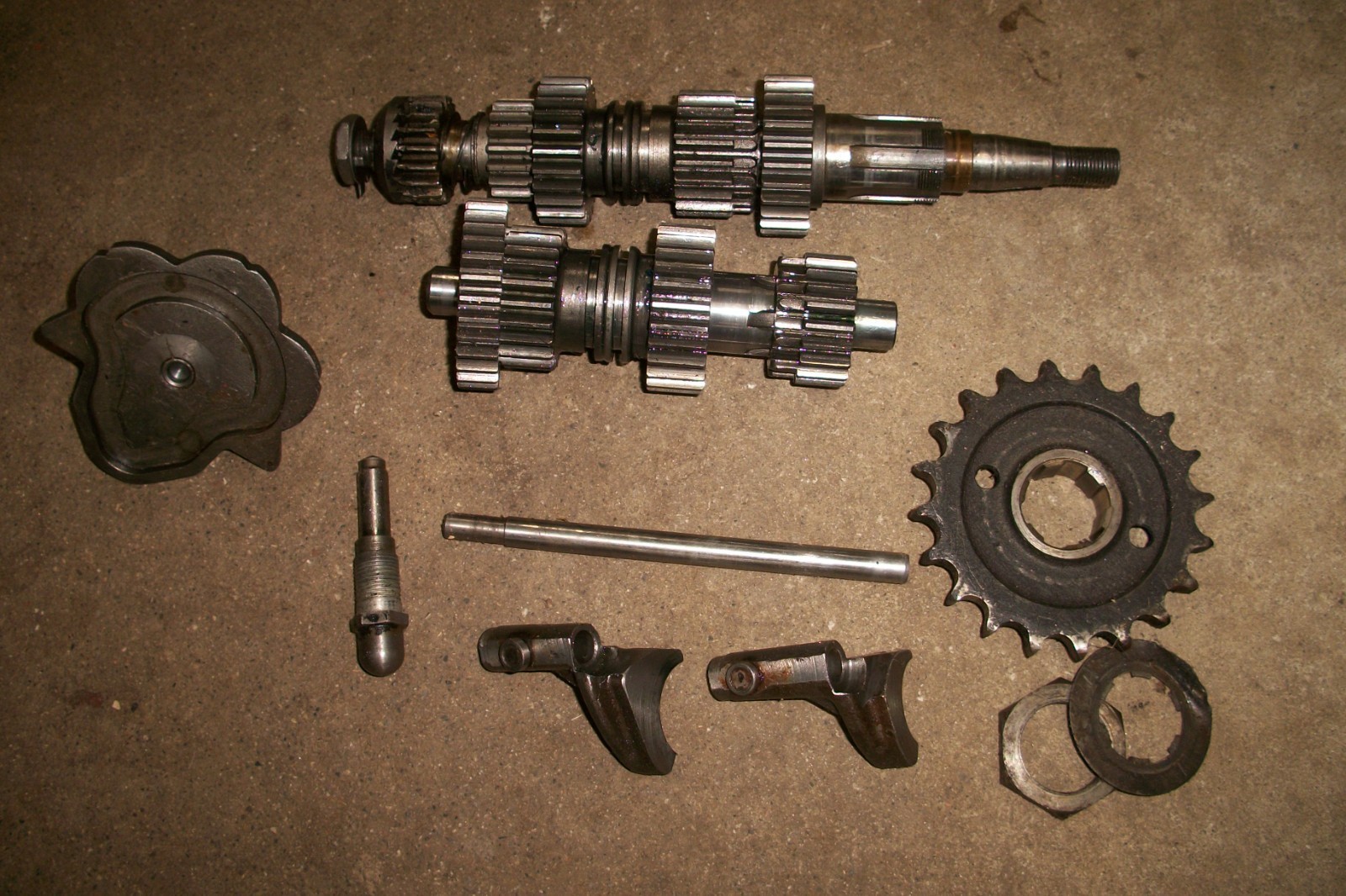 Triumph 4 Speed Transmission Part Replacement 650cc TR6 T120 1964