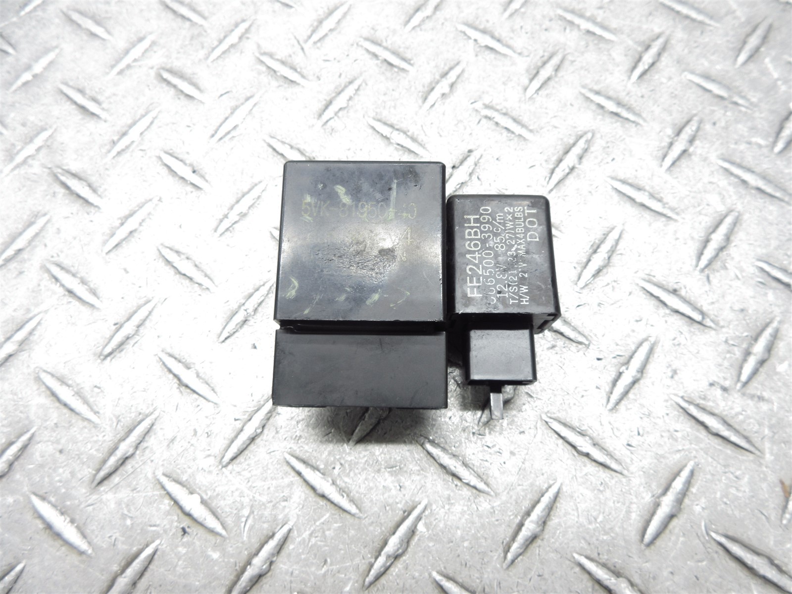2005 04-06 Yamaha YZFR1 R1 Flasher Turn Signal Fuel Gas Pump Main Relay Lot