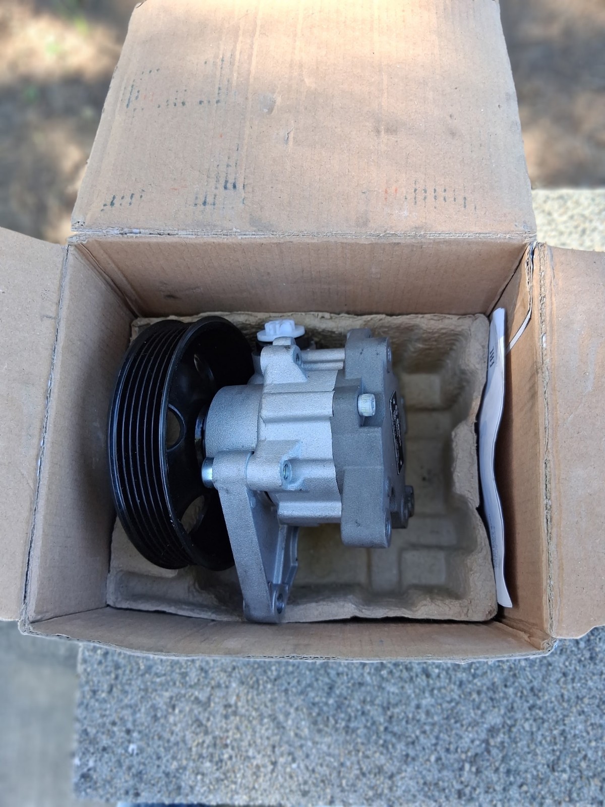 Power Steering Pump Bosch KS01000533 Reman
