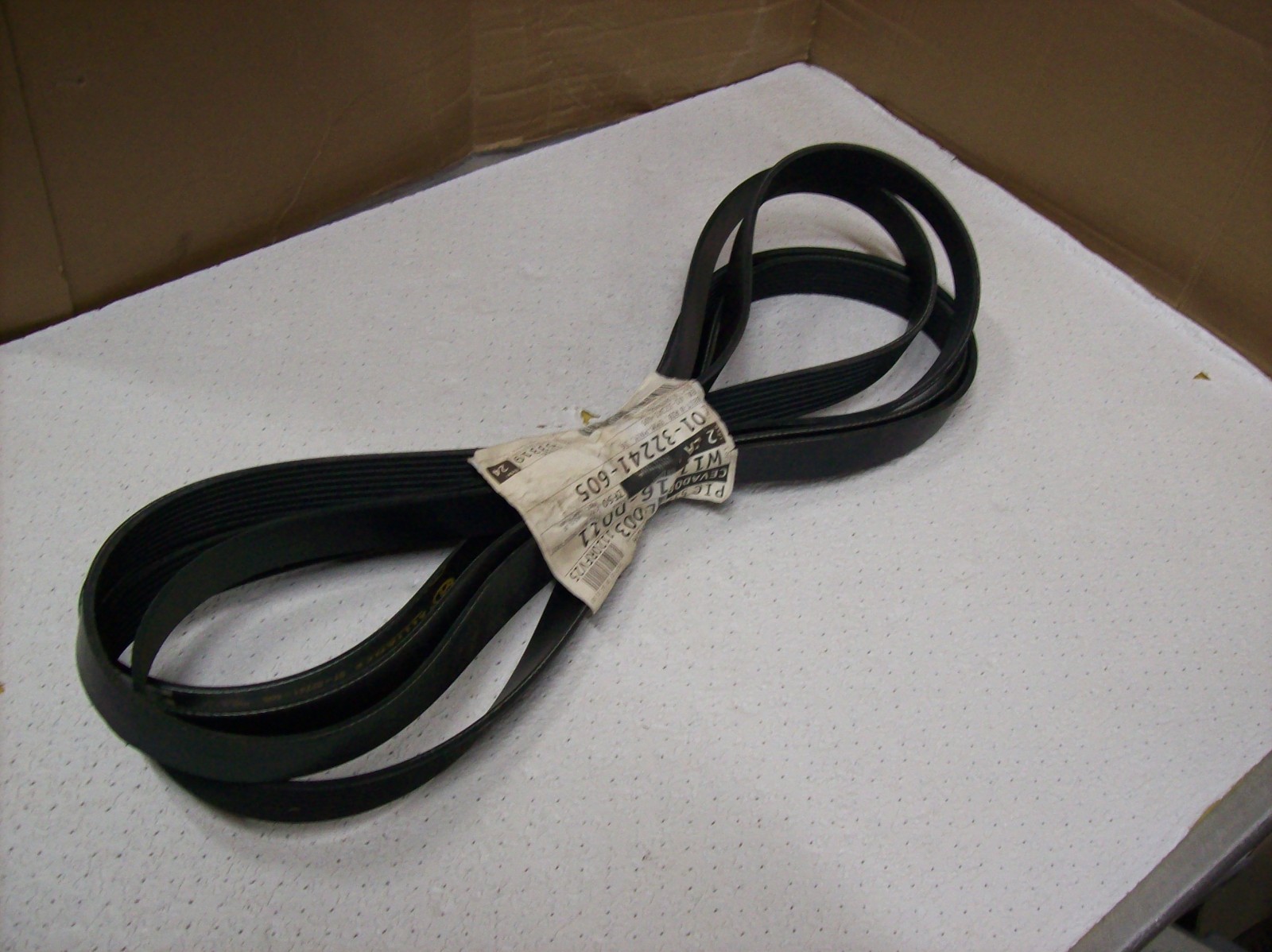 P1) Freightliner Genuine OEM SET OF TWO Serpentine Belts Alliance 01-32241-605 P1) Freightliner Genuine OEM SET OF TWO Serpentine Belts Alliance 01-32241-605