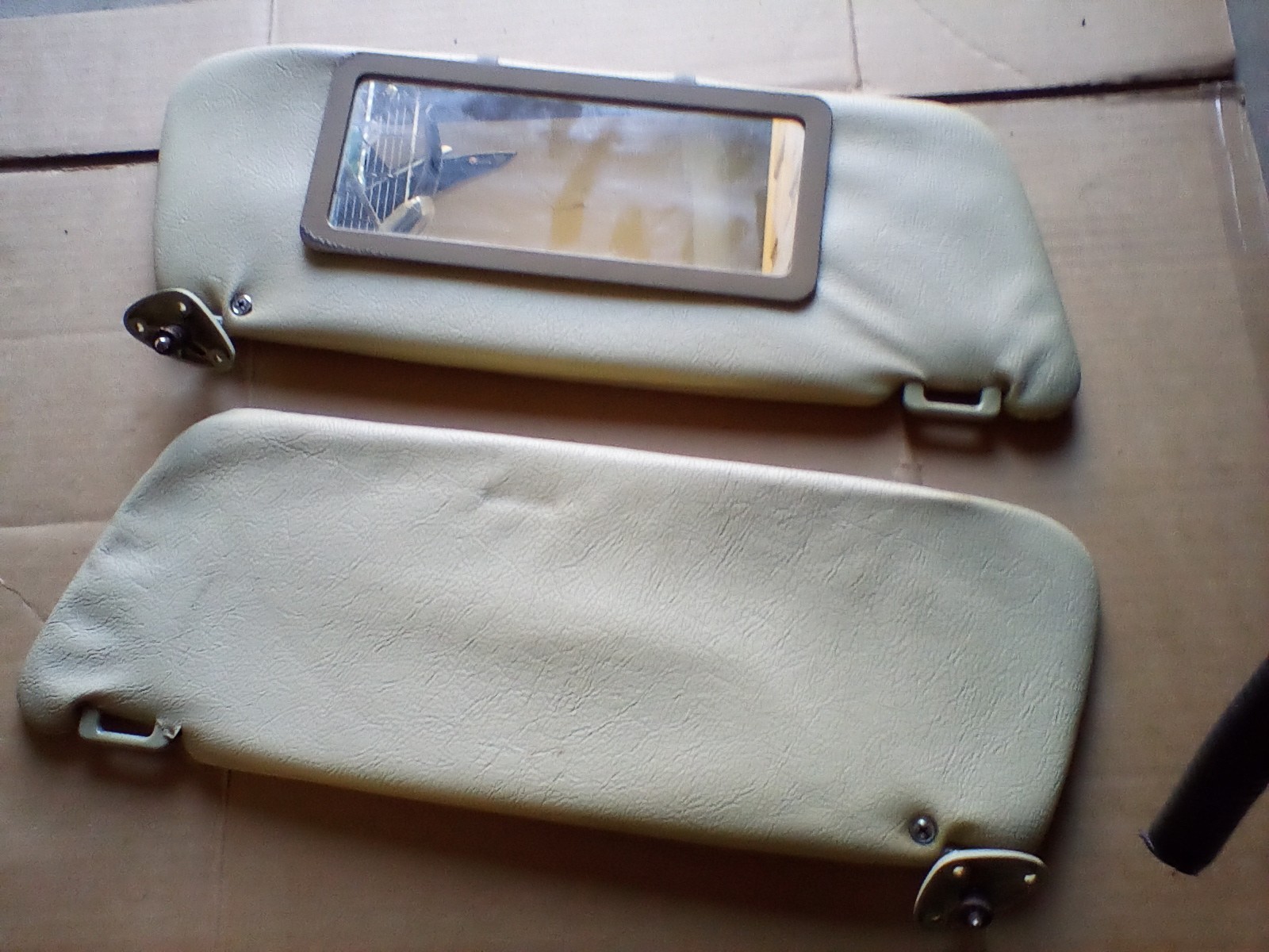 1969-1971 Mercedes 280 Sun Visor Sunvisor Pair OEM 1969-1971 Mercedes 280 Sun Visor Sunvisor Pair OEM