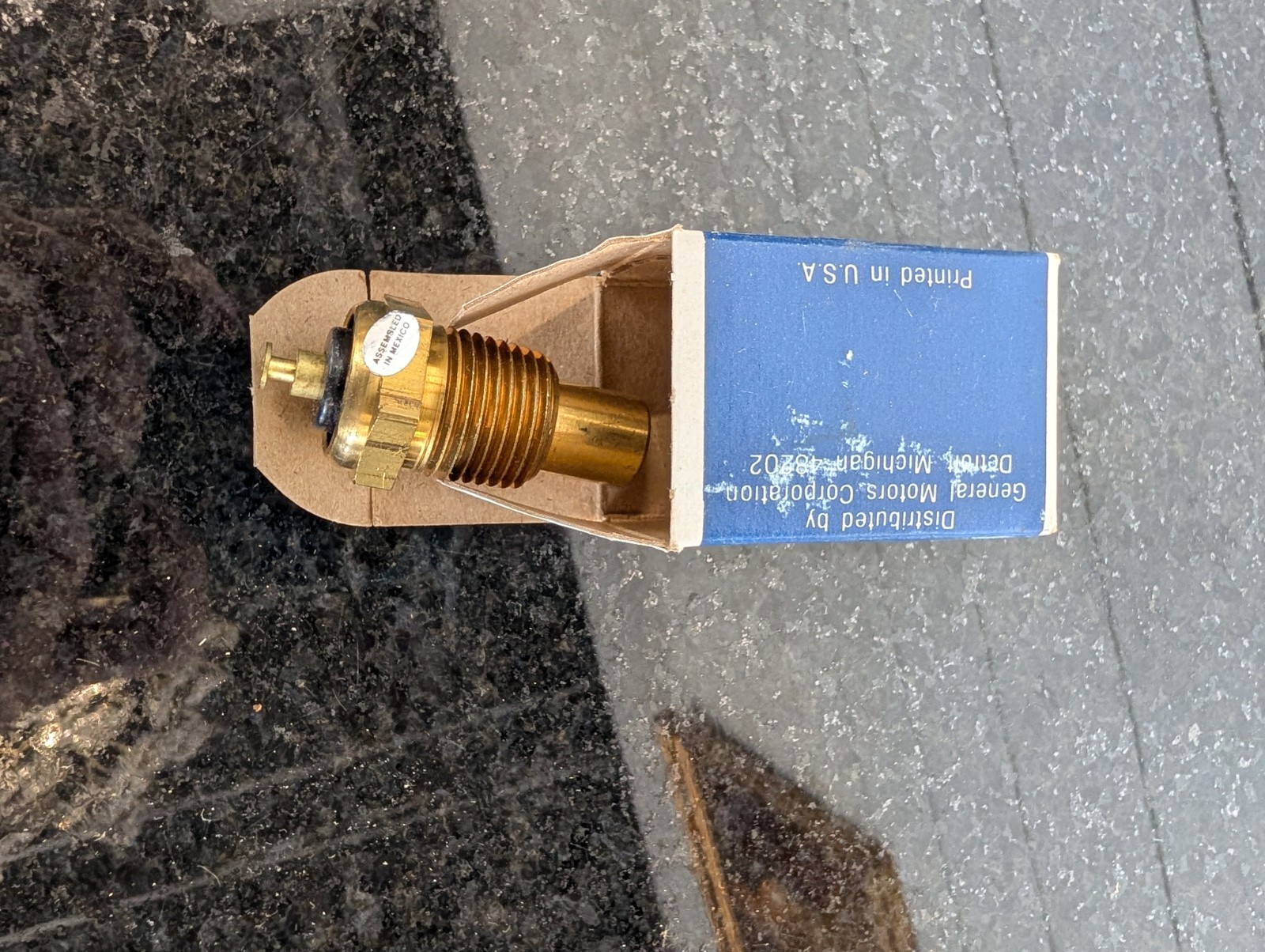 New Delco NOS G1852 / GM #12334869 Temp. Sender Switch for 1953-1981 GM Models New Delco NOS G1852 / GM #12334869 Temp. Sender Switch for 1953-1981 GM Models