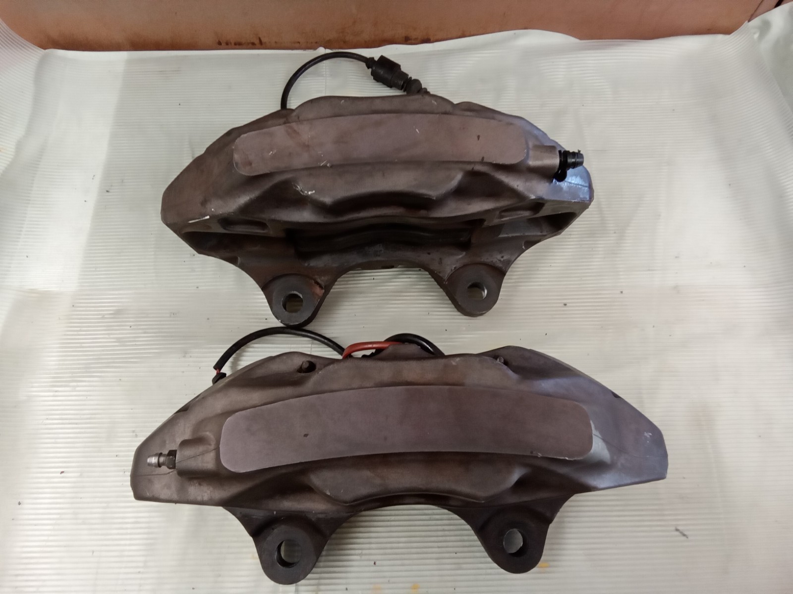 OEM 2007 - 2015 Volkswagen Touareg Front Brembo Brake Calipers Left Right