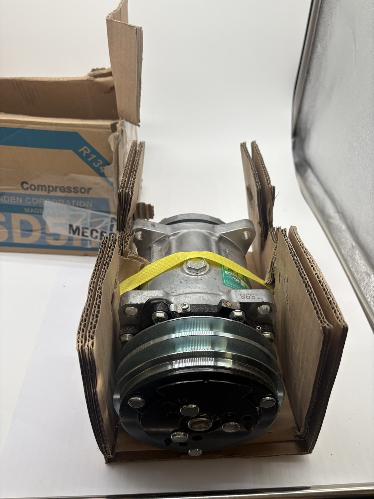 Genuine OEM Sanden A/C Compressor SD5H14 SANDEN S6630 12V 20-10018